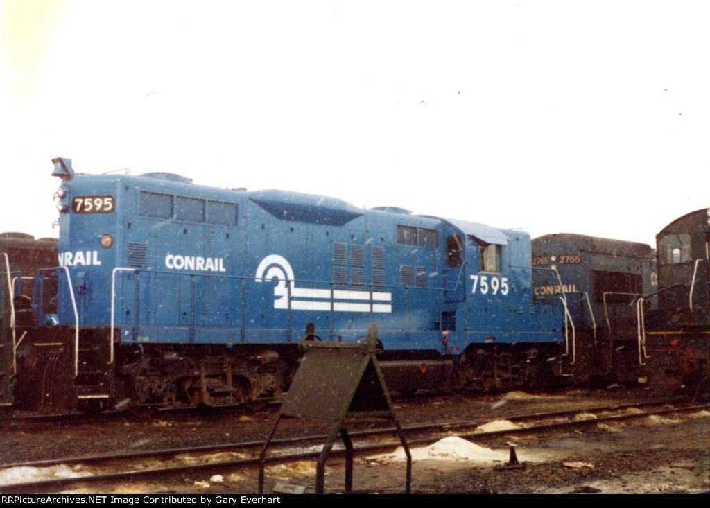CR GP10 #7595 - Conrail